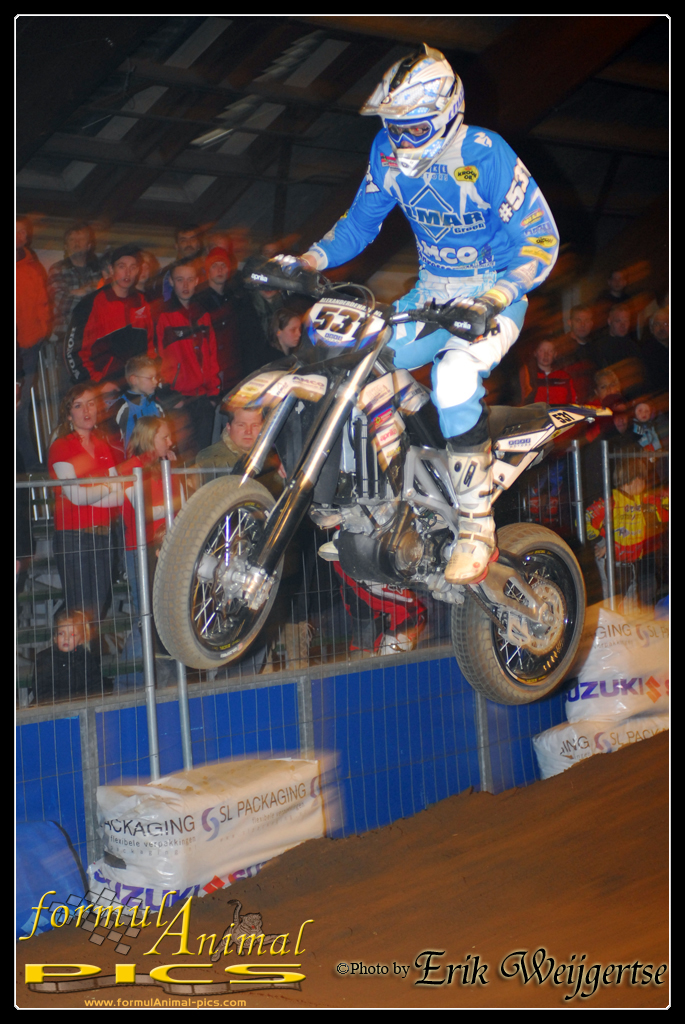 663x1001 pixels (611K)